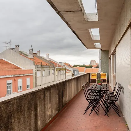 Joivy Vintage Flat With Terrace Lisbon