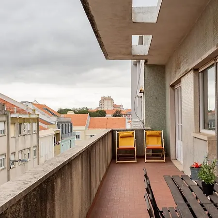 Joivy Vintage Flat With Terrace Lisbon